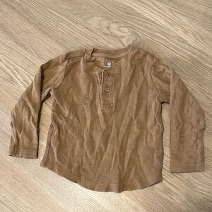 The Honest Company Brown Long Sleeve Tee